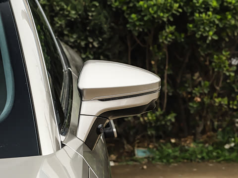 2026�� 225km EM-i Զ�����ǺӰ�