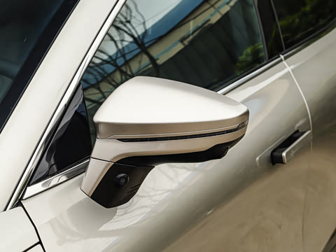 2026�� 225km EM-i Զ�����ǺӰ�