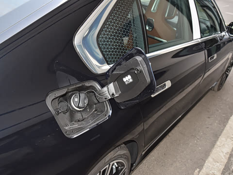 2026�� 740Li ������ M�˶���װ