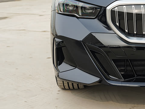 2026�� �Ŀ� 525Li M�˶���װ