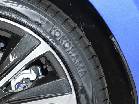 2025�� 2.4T CVT Wagon tS EyeSight