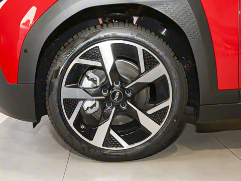 2025�� E ������