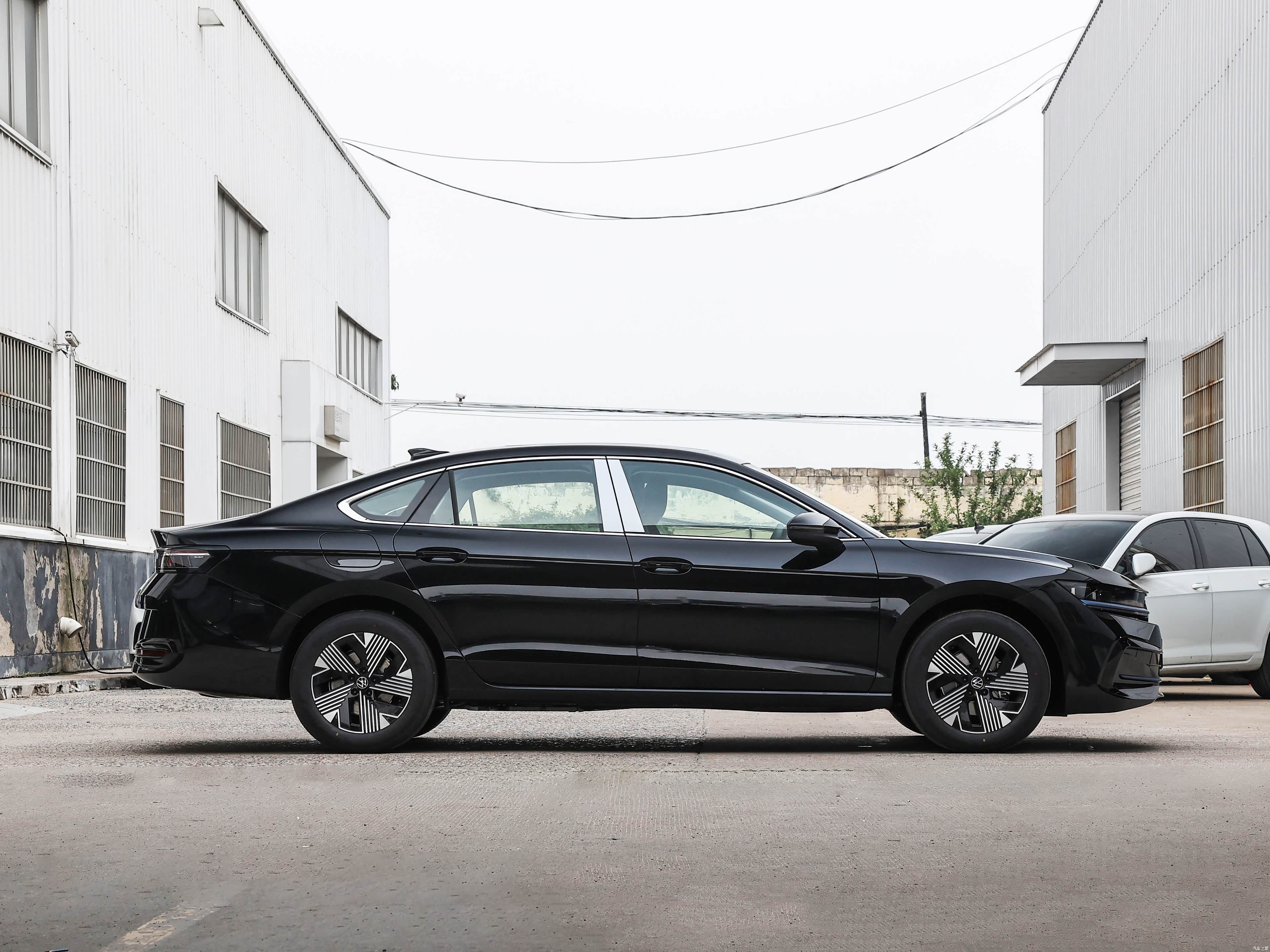 Volkswagen Magotan PHEV, миниатюра 8