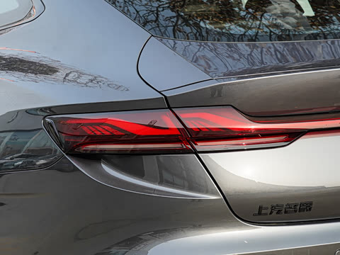 2026�� 2.0T 405 AT������