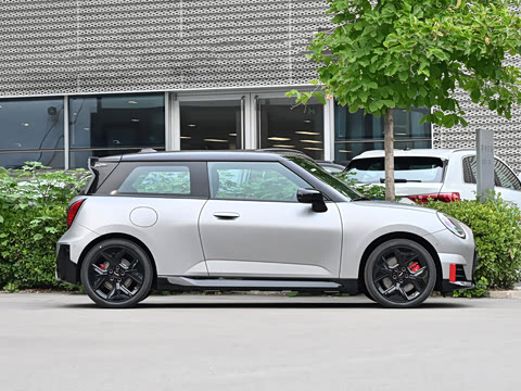 2026�� JOHN COOPER WORKS �й��ر��