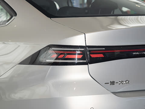 2026�� L 300TSI DSG ��Ӣ��