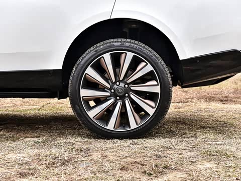 2025�� 3.0 L6 400PS SV���ٴ����ӳ��� 4��