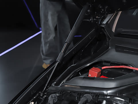2026�� �Ŀ� E 300 L ������