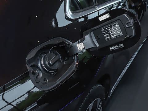 2026�� �Ŀ� E 300 L ������