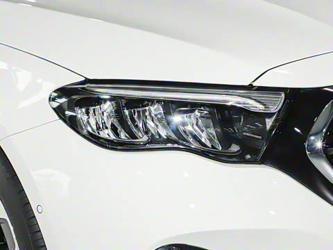 2024�� E 350 e L ���ʽ��϶����γ�