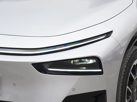 2026�� ���� 1704 Max �Ƽ���