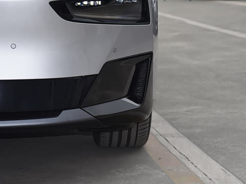 2026�� ���� 1704 Max �Ƽ���