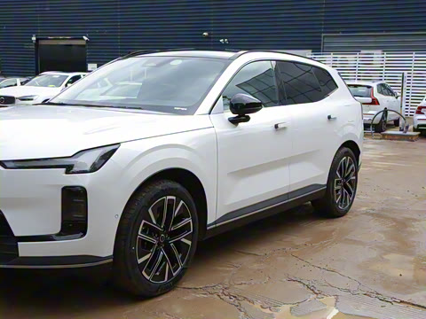 2026�� ������������Plus