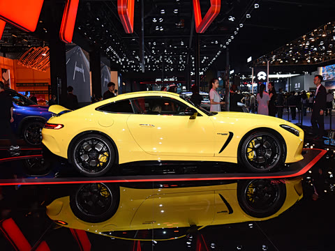 2025�� AMG GT 63 4MATIC+