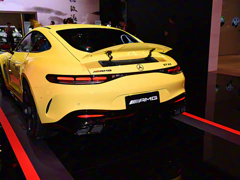 2025�� AMG GT 63 4MATIC+