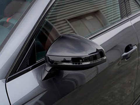 2026�� 200���������� 40 TFSI ���������� B&O ��ҹ��
