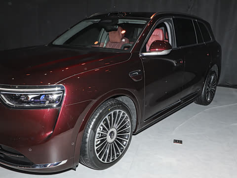 2025�� ���� Ultra�� 53.4kWh 6���� (896�߼����״