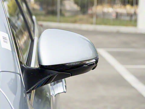 2026�� E 300 L ������