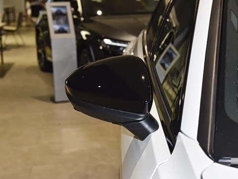 2026�� 2.0T �˶��� quattro