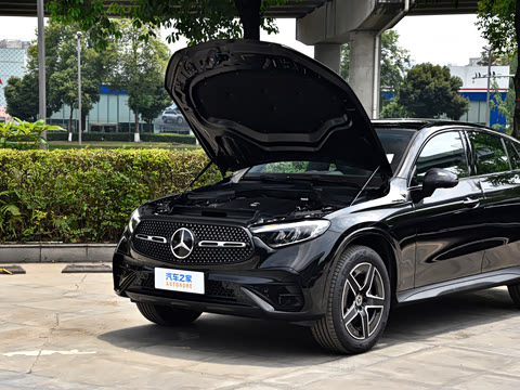 2026�� �Ŀ� GLC 260 4MATIC ����SUV