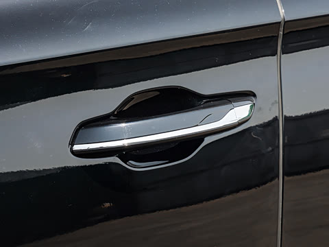2025�� �Ŀ�  2.0T PHEV ����200��������� 7��