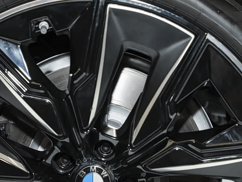 2026�� 740Li ��Ӱ��ذ� M���ܰ��˶���װ