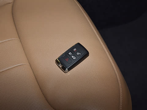2026�� 3.0 L6 400PS HSE�����