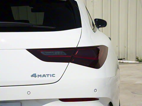 2025�� CLA 260 4MATIC ���ܳ�