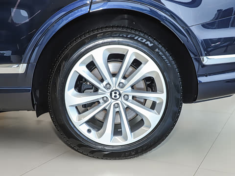 2026�� 4.0T V8 ������