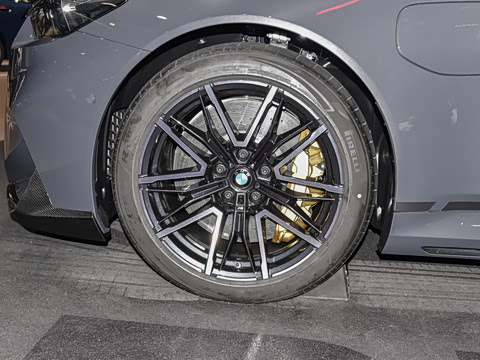 2025�� M5