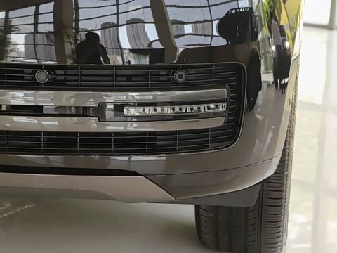2026�� 3.0 L6 360PS SE�����
