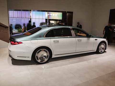 2027�� S 680 4MATIC