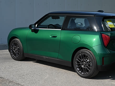 2026�� 466km COOPER E ������