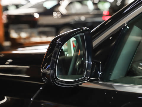 2026�� xDrive40i M�˶���װ