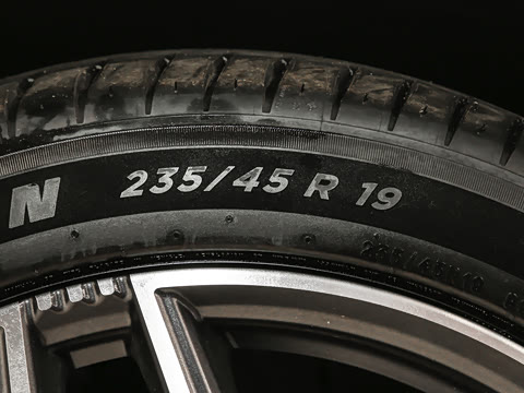 2025�� �Ŀ� 710 Max��