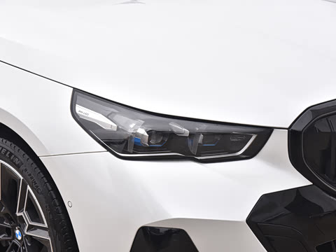 2026�� �Ŀ� 530Li ������ M�˶���װ