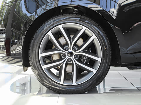 2026�� 3.0 L6 400PS HSE�����
