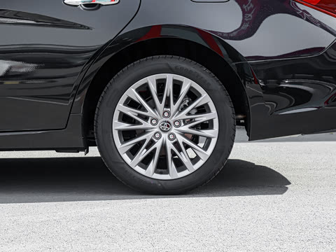 2026�� ˫�� 2.5L XLE����