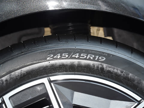 2026�� �Ŀ� eDrive 40L M�˶���װ