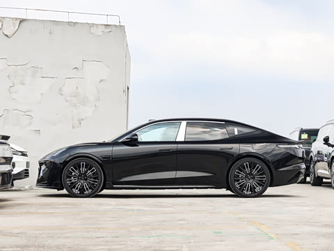 2025�� 240����Ultra�˶���