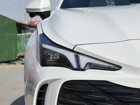 2026�� 2.0T 405 AT������