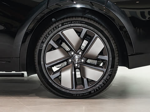 2025�� Pro ���ܻ��°�