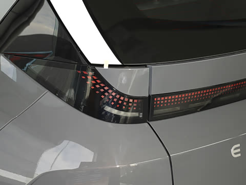 2025�� ����SMART�� 64.2kWh