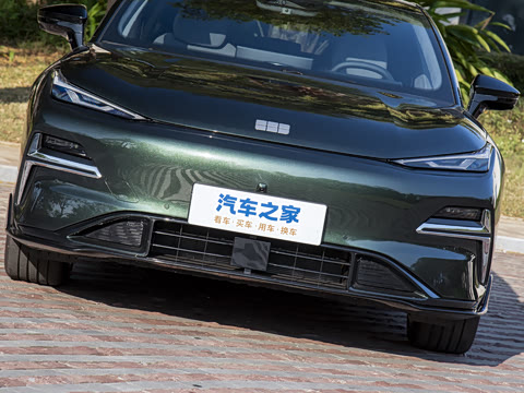 2026�� 225km EM-P Զ�����ǺӰ�+ҫҹ��װ