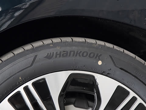 2026�� E 300 L ������