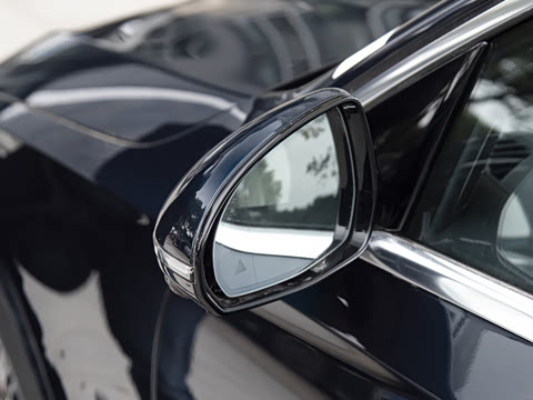 2026�� E 300 L ������