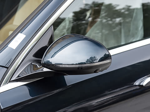 2026�� E 300 L ������