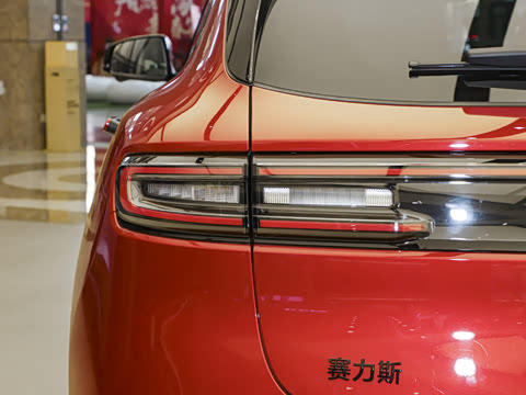 2025�� ����   Ultra ������