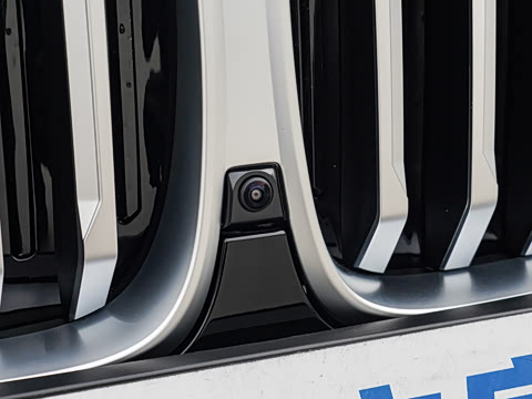 2026�� �Ŀ� xDrive 40Li M�˶���ҹ��װ