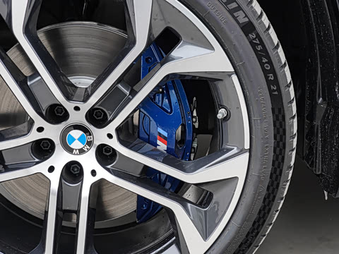 2026�� �Ŀ� xDrive 40Li M�˶���ҹ��װ